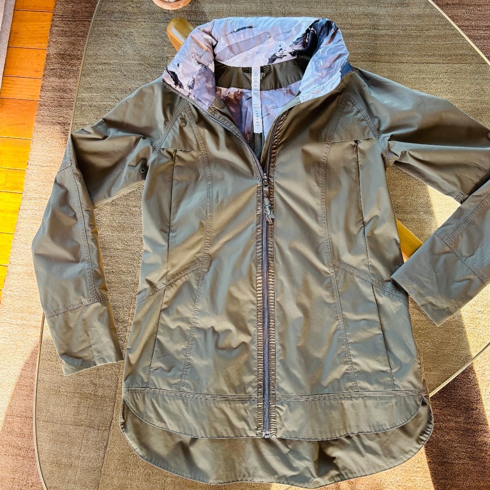 Lululemon Rain Jacket (size 6)